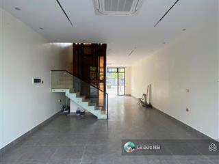 Cho thuê liền kề 2 tầng thang máy khu hải âu 2 mặt đường làm văn phòng, cửa hàng, chỉ 12tr/tháng