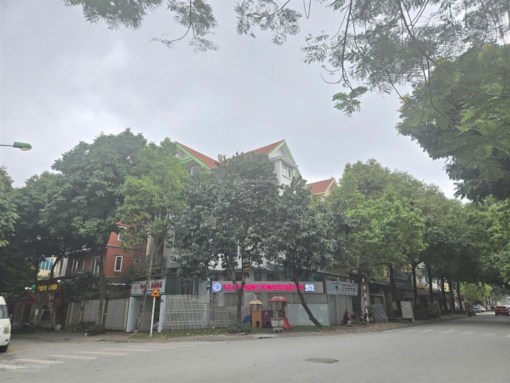 Chính chủ cần bán gấp biệt thự 120m2 lô góc mặt phố kđt trung văn  vinaconex 3 giá 39 tỷ.