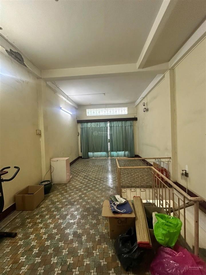 Dương bá trạc 4 x 20 xe hơi vào nhà, gần cầu nguyễn văn cừ