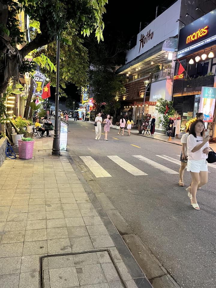 Bán nhà mặt tiền chu văn an phường phú hội tp huế