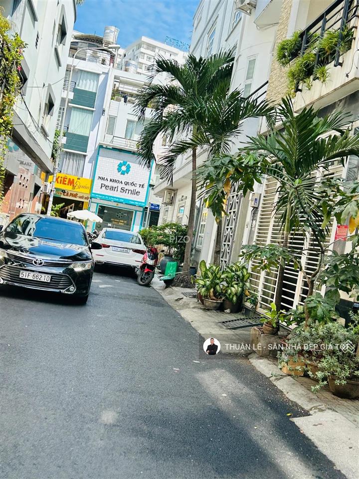 Số 1 đường hoa  phú nhuận. mặt tiền hoa lan sát phố ẩm thực phan xích long. kết cấu hầm + 4 tầng