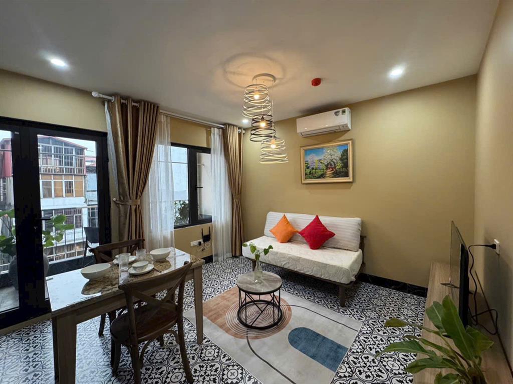 Số 1 đường hoa  phú nhuận. mặt tiền hoa lan sát phố ẩm thực phan xích long. kết cấu hầm + 4 tầng