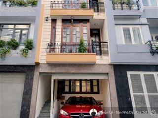 Vị trí số 1 ! ngay phố ẩm thực phan xích long. 133c hoa lan  phú nhuận (4,5x11m) hầm +4 tầng