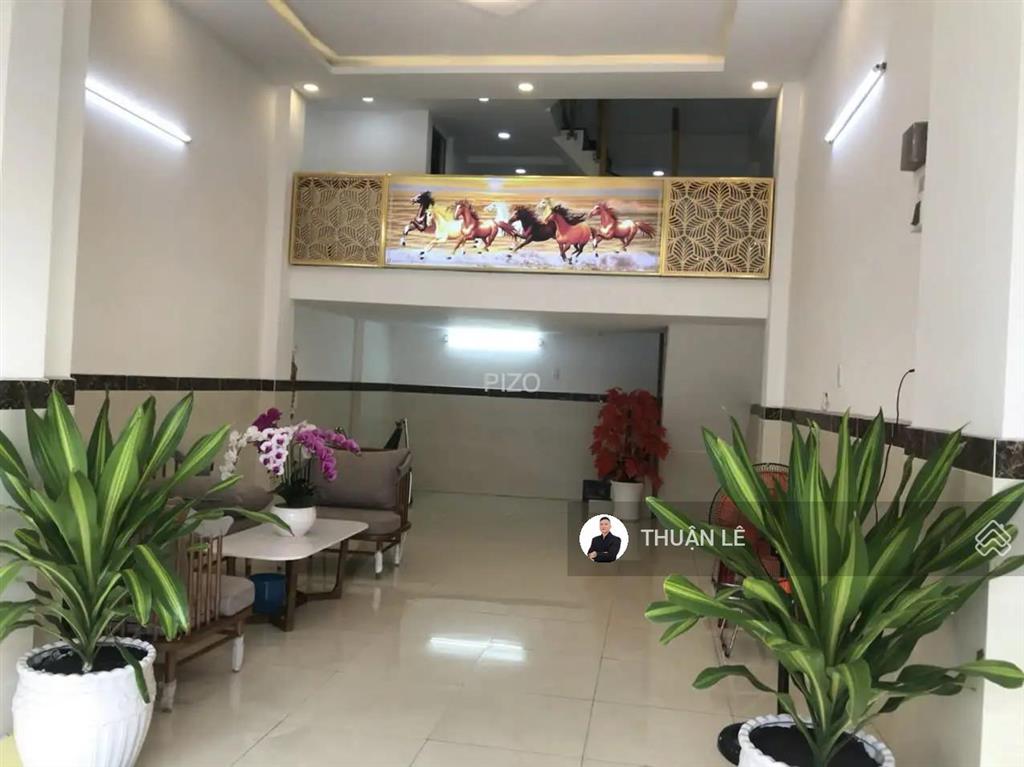 Có 1 0 2 phú nhuận! mặt tiền kinh doanh phan đăng lưu. 4.6 x 11m. nhà 4 tầng, sẵn hđt 50tr/tháng