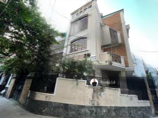 Villa phố núp hẻm 6m gần mặt tiền trần quang diệu  quận 3. căn góc 2 mặt phố (10 x 12m). ở ngay!