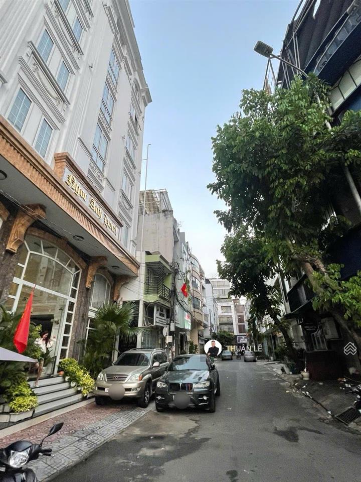 Bán nhà mặt tiền hoa hồng  sát quận 1 (4 x16m) 4tst + 6pn full nội thất. nhà mới  vào ở, kd ngay