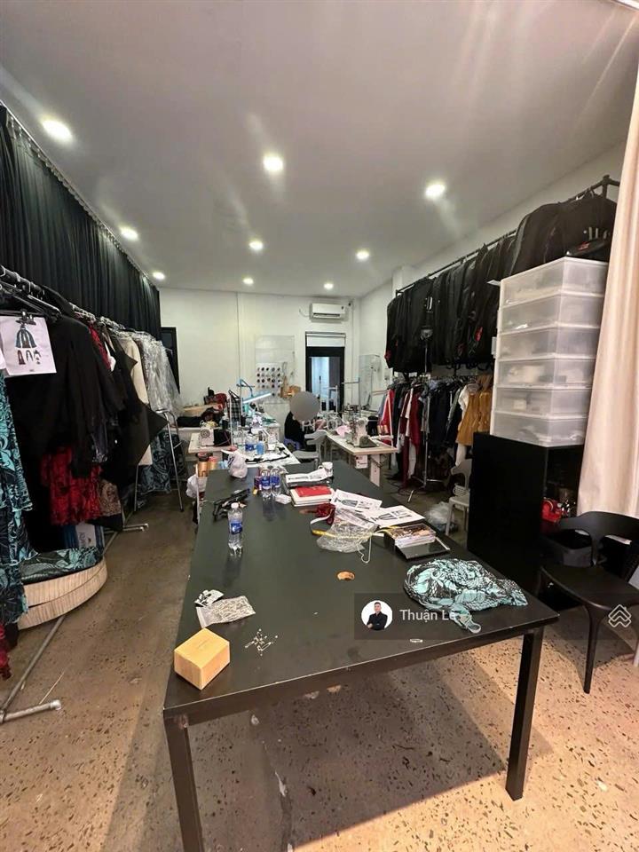 Bề ngang lớn 6,8m  hẻm 6m cách mặt tiền vài bước  khu phan xích long. dtcn 107m2, hđt 45tr/tháng