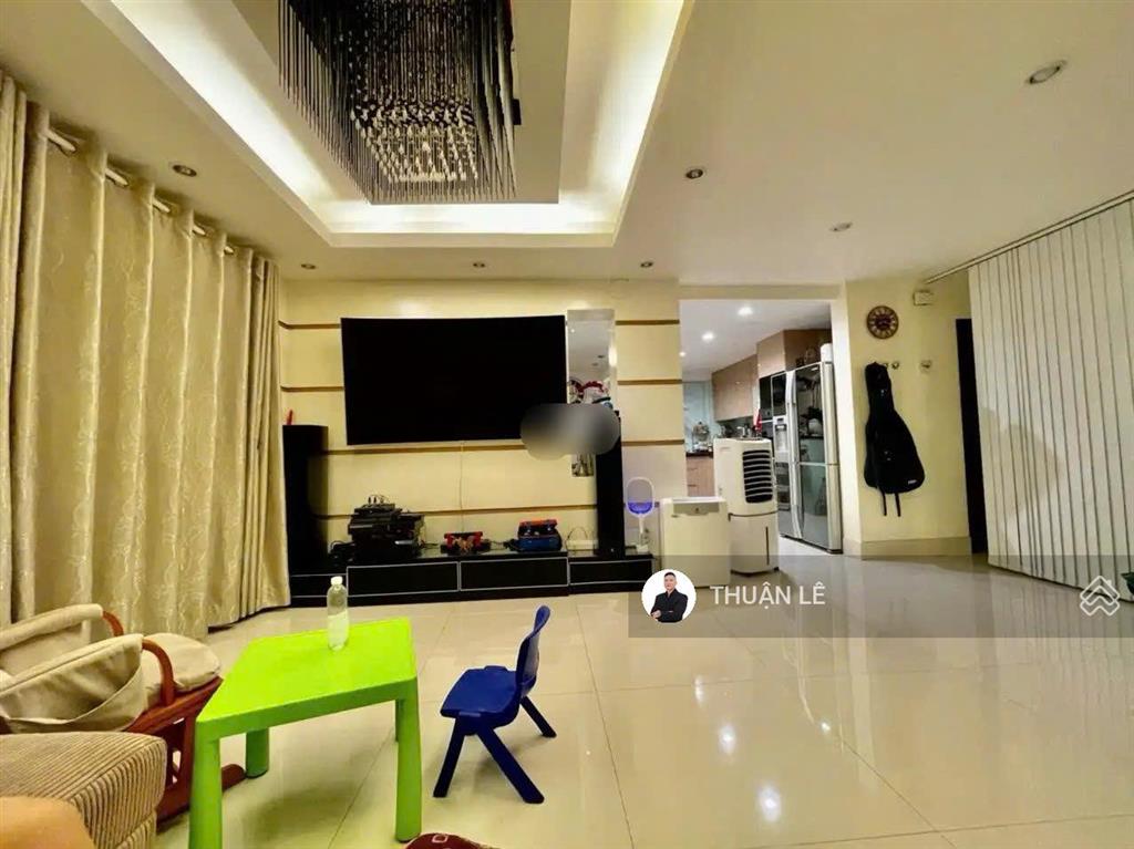 Bề ngang lớn 12m! hxh nam kỳ khởi nghĩa & trần quốc toảnquận 3, 4tầng + thang máy. nhà mới ở ngay