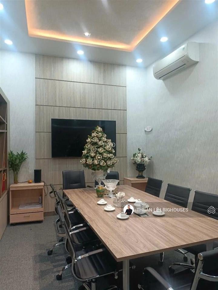 Villa phố! ngang 9,5m x 15m. dt ~ 400m2. hẻm ô tô vào nhà, đường mai thị lựu, q.1, 4 tầng/thang máy