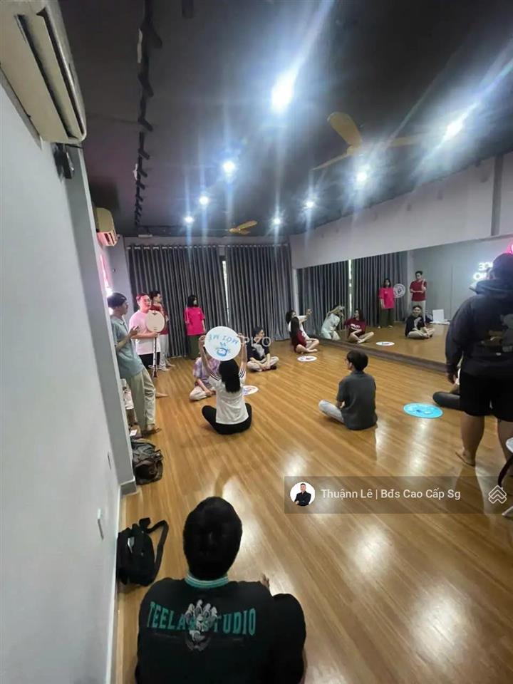 Bán gấp nhà hẻm xe hơi 6m. hoàng hoa thám. ngang đẹp(5mx23m)2 tầng, tiện xây mới ở, chdv, hotel,...