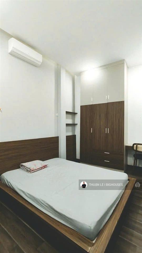 Hạ 2 tỷ bán gấp ! nhà mới đẹp 5m x 18m  vào ở ngay. hẻm 236/ điện biên phủ  sát quận 1 , nhà 3tst
