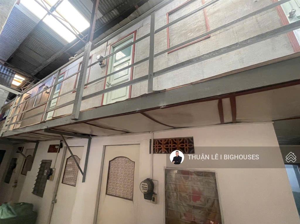 Đúng 150m ra hàng xanh. khuôn đất lớn xây villa, ks, chdv. dt 283m2(12,9mx24m) cấp 4. giá 40 tỷ tl