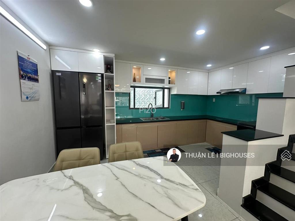 Hxh tránh nhau khu phan xích long. ngang to 5mx15m. nhà 5 tầng + 5pn lớn. nhà mới, đẹp vào ở ngay