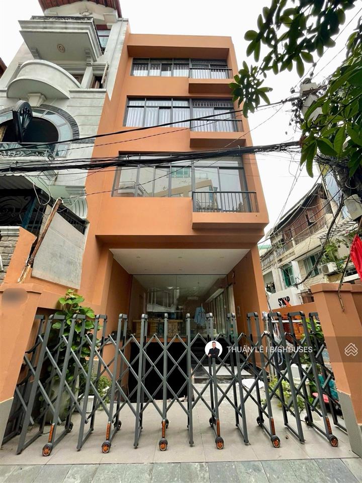 Dòng tiền 180 tr/tháng. bán tòa nhà nguyễn đình chiểu, quận 1 (6.2 x 22m) hầm + 4 tầng (~500m2 sàn)