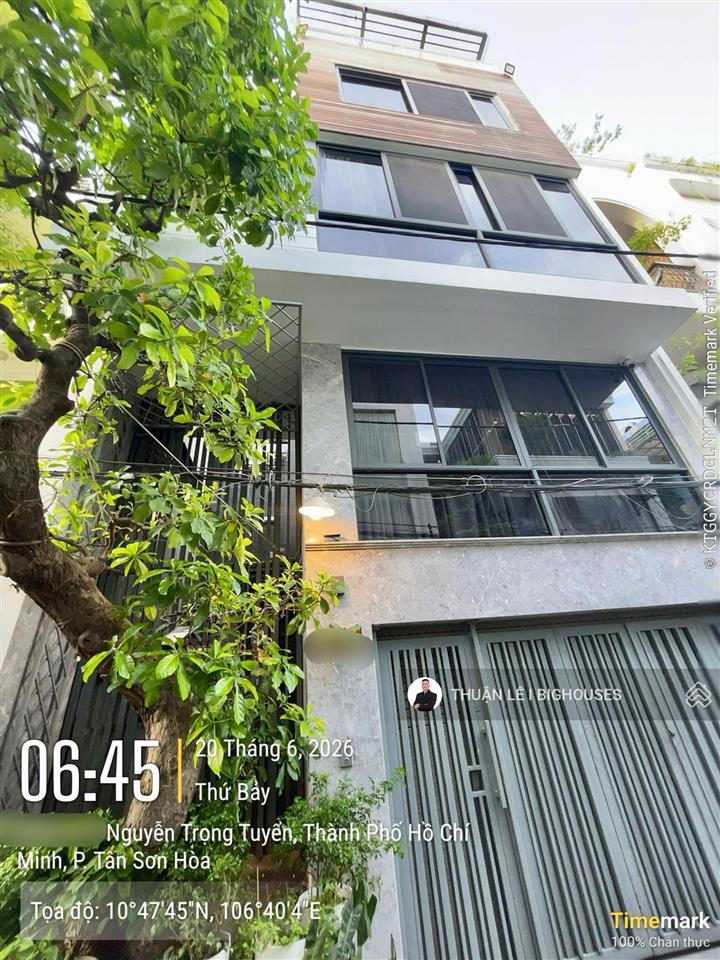 Nhà đẹp  khu villa. hẻm 6m nguyễn trọng tuyển. ngang lớn 7,5m x 12m. nhà 4 tầng st/6pn + gara lớn