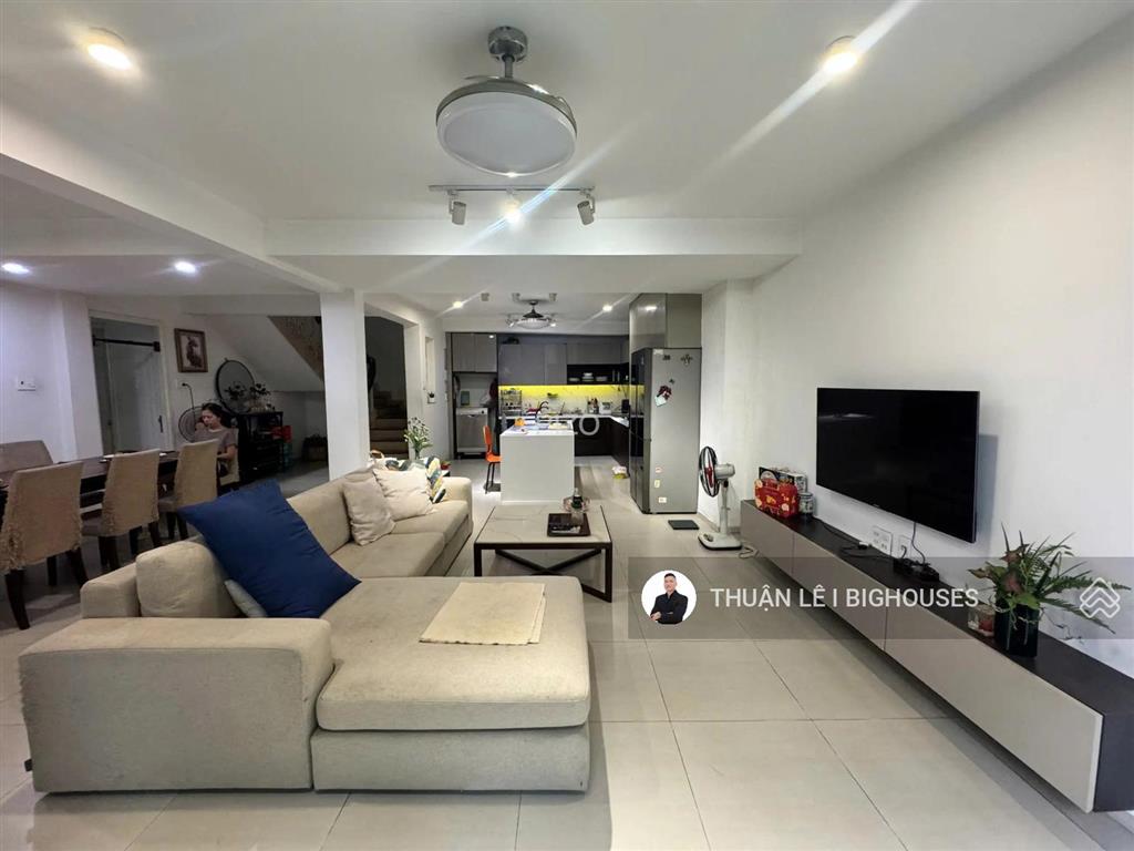 Biệt thự phố (7,5m x 20m) hxh gần ngã tư phú nhuận! 4 tầng, hoàng văn thụ thông nguyễn trọng tuyển