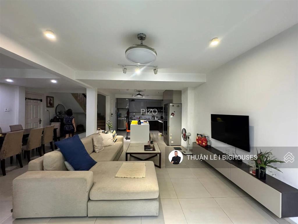 Biệt thự phố (7,5m x 20m) hxh gần ngã tư phú nhuận! 4 tầng, hoàng văn thụ thông nguyễn trọng tuyển