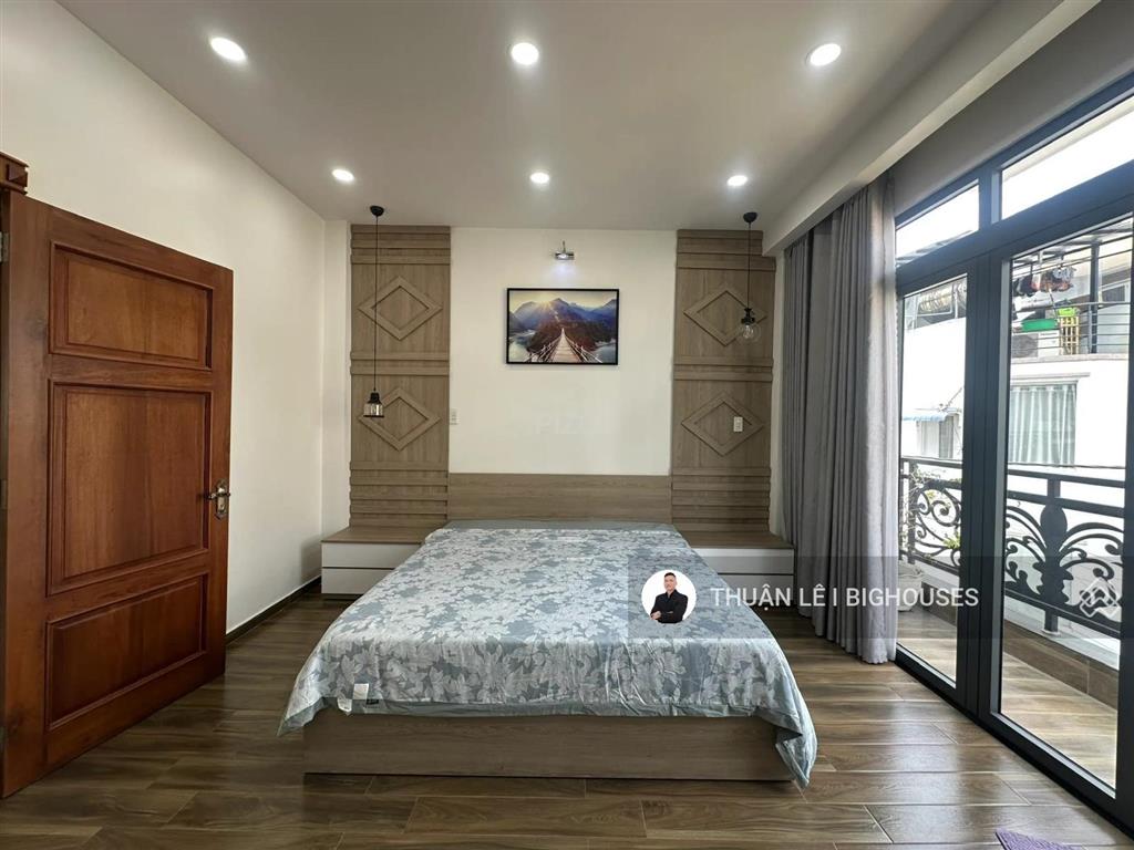 Hạ gấp 3 tỷ! nhà mới đẹp ở ngay. hxh tránh nhau khu phan xích long. ngang 5mx15m. nhà 5tầng+5pn lớn