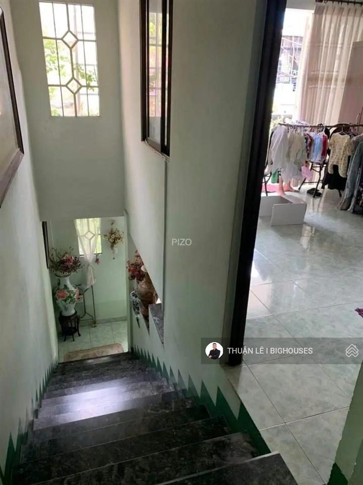 Nhà phú nhuận  ngang hiếm 6m x 22m. hxh 6m đường thích quảng đức, nhà mới, đẹp 3 tầng vào ở ngay
