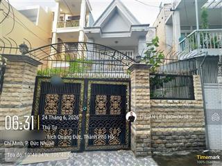 Bán nhà phú nhuận 5,8m x 21m. hẻm 6m đường thích quảng đức, phường 4. nhà trống 2 tầng vào ở ngay
