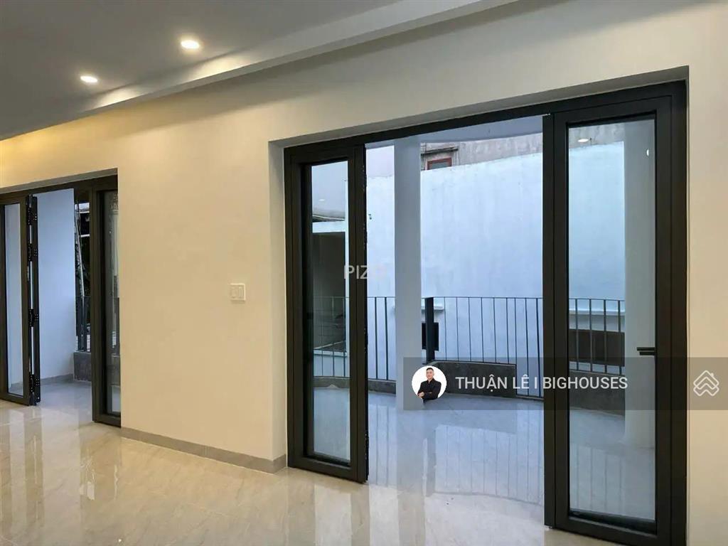 Bán nhà đường lam sơn  khu sân bay tân sơn nhất. ngang lớn 8,2m x 16m, 3 tầng + 5pn. 7 chỗ ngủ nhà
