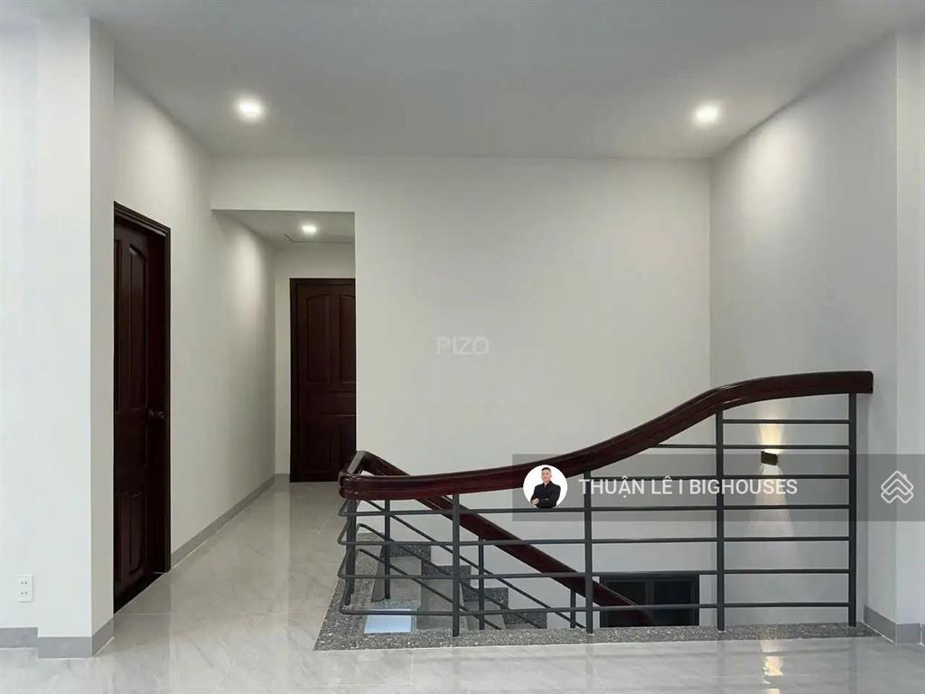 Bán nhà đường lam sơn  khu sân bay tân sơn nhất. ngang lớn 8,2m x 16m, 3 tầng + 5pn. 7 chỗ ngủ nhà