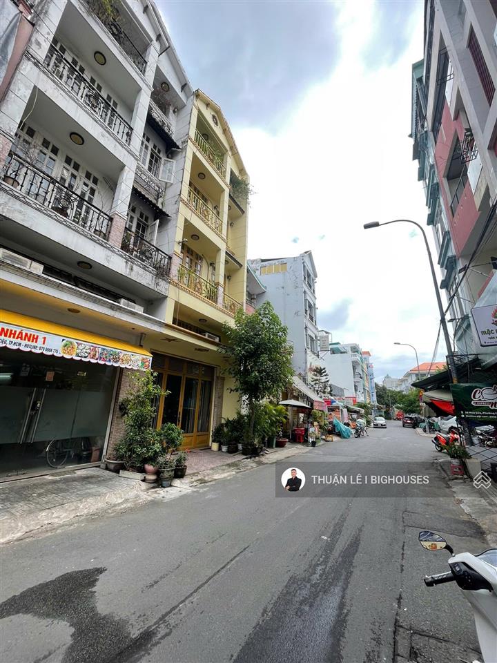 Bán nhà mặt tiền hoa sữa, sát phan xích long, phú nhuận (5m x 14m), 5 tầng ~300m2 sàn, vào ở ngay