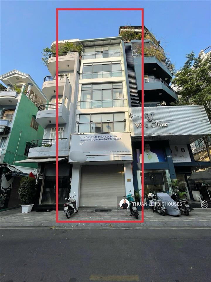 Mặt tiền trần khắc chân, tân định, q.1, 5 tầng(4,7x11m) + có thang máy  hđt 65 triệu. gb 20,6 tỷ