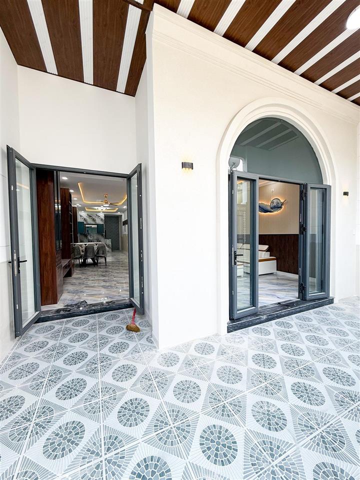 Bán nhà (dt 130m2  ngang 7m) sổ hoàn công, gần ga metro thuộc p. tân vạn. giá chỉ 3,1 tỷ