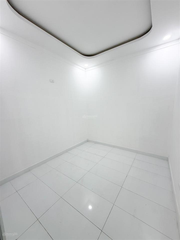 Bán nhà (dt 130m2  ngang 7m) sổ hoàn công, gần ga metro thuộc p. tân vạn. giá chỉ 3,1 tỷ