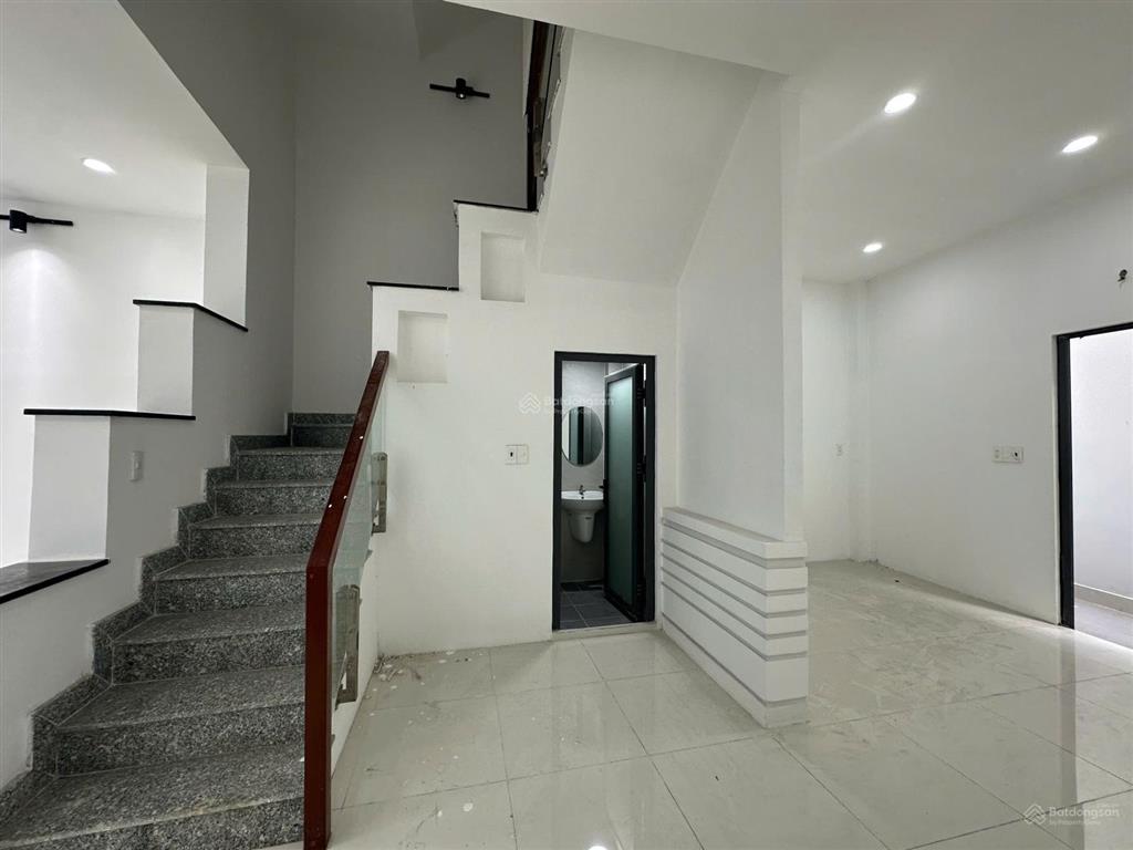 Bán nhà riêng đẹp tại 185, đường ngô chí quốc (tam bình), giá 4,25 tỷ (thương lượng). dt 52,5m2