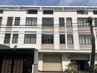 Chính chủ cần bán căn nhà gần aeon đường 24m chỉ 4,2tỷ còn góp sổ hồng sang tên,  0899 884 ***