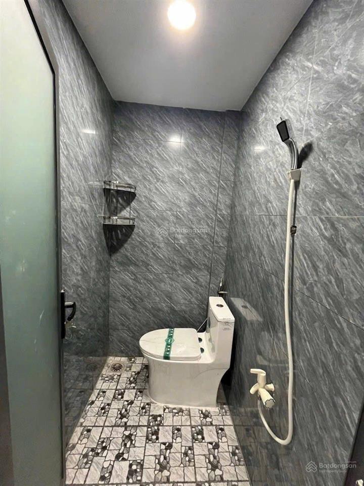 Bán cắt lỗ 300tr nhà 1 trệt 1 lầu đường ql50  bình chánh giáp q8 sổ hồng riêng