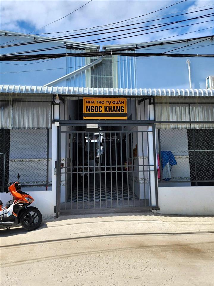 Bán cắt lỗ 300tr nhà 1 trệt 1 lầu đường ql50  bình chánh giáp q8 sổ hồng riêng