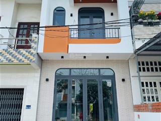 Bán nhà đường 18b gần chợ bình chánh , 5mx20m, đang cho thuê giá 12tr/tháng, giá 990 triệu