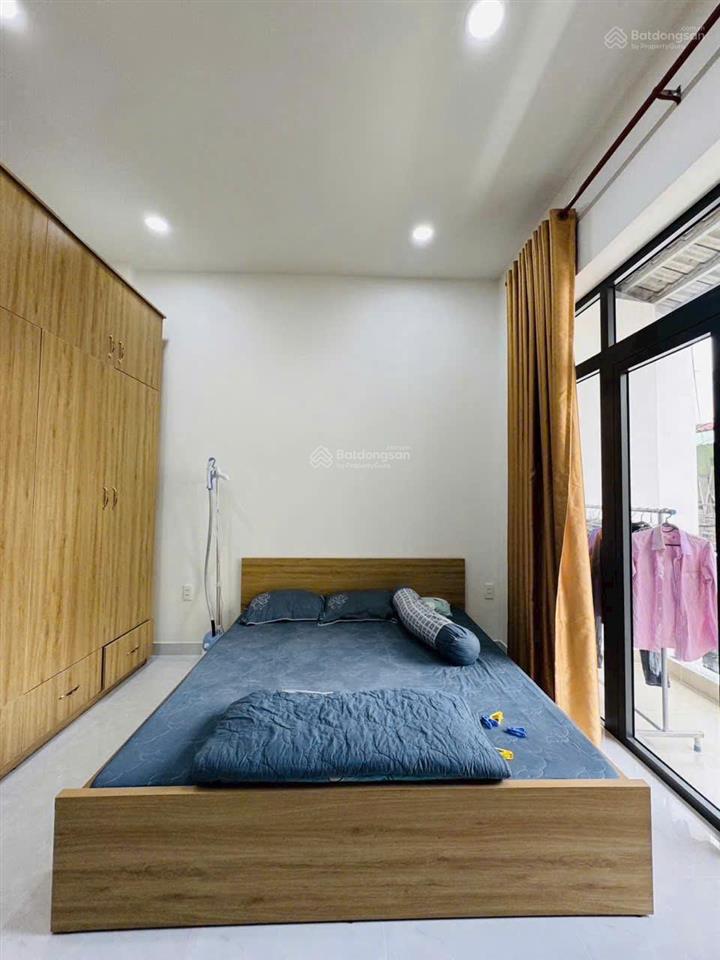 Chính chủ tôi kẹt tiền xoay vốn làm ăn nên bán gấp nhà 1 lầu đường phú định q8 gần cầu lò gốm