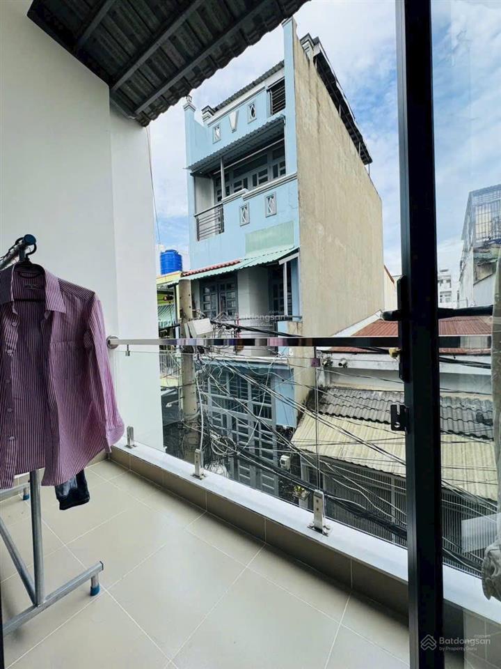 Chính chủ tôi kẹt tiền xoay vốn làm ăn nên bán gấp nhà 1 lầu đường phú định q8 gần cầu lò gốm