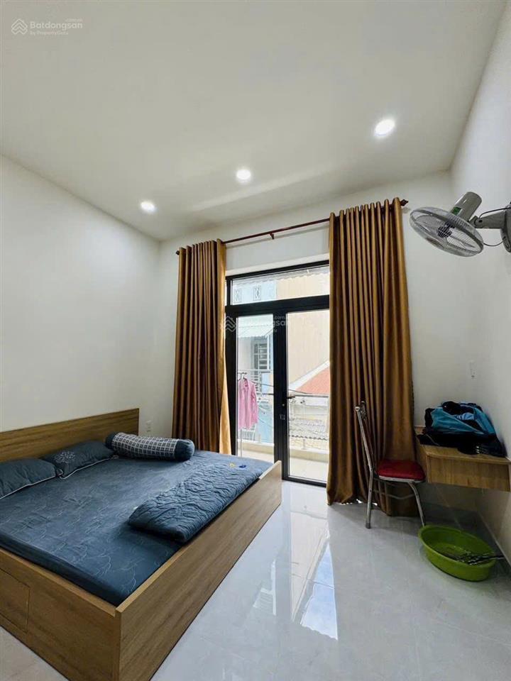 Chính chủ tôi kẹt tiền xoay vốn làm ăn nên bán gấp nhà 1 lầu đường phú định q8 gần cầu lò gốm