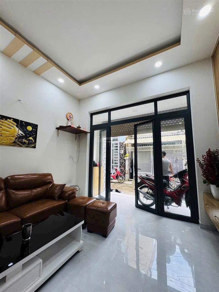 Chính chủ tôi kẹt tiền xoay vốn làm ăn nên bán gấp nhà 1 lầu đường phú định q8 gần cầu lò gốm