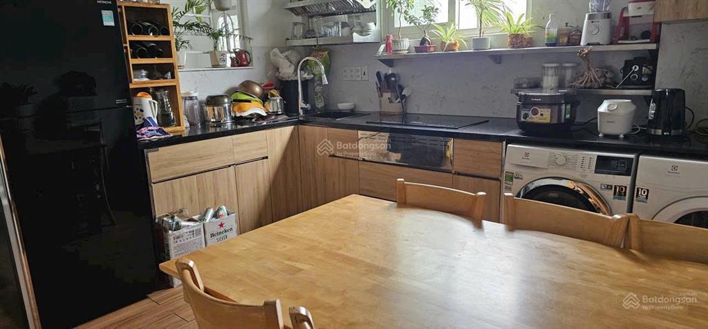 Chị hằng cần bán gấp căn đường ql50 gần chợ phú lạc , giá 900tr shr , đang cho thuê 12tr/th