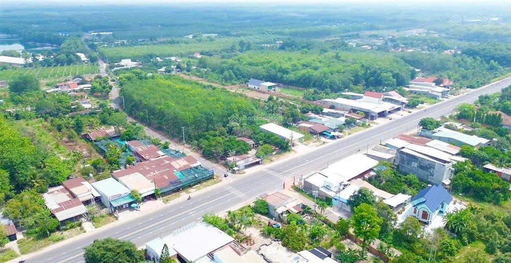 565 triệu sở hữu ngay đất sổ riêng  ngay ngã tư chơn thành
