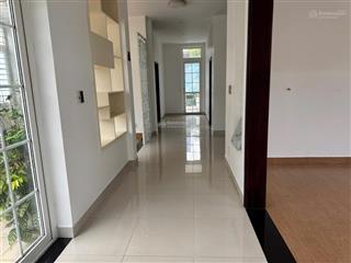 Biệt thự quận 9, 300m2, 35tỷ xây dựng hầm 3 lầu