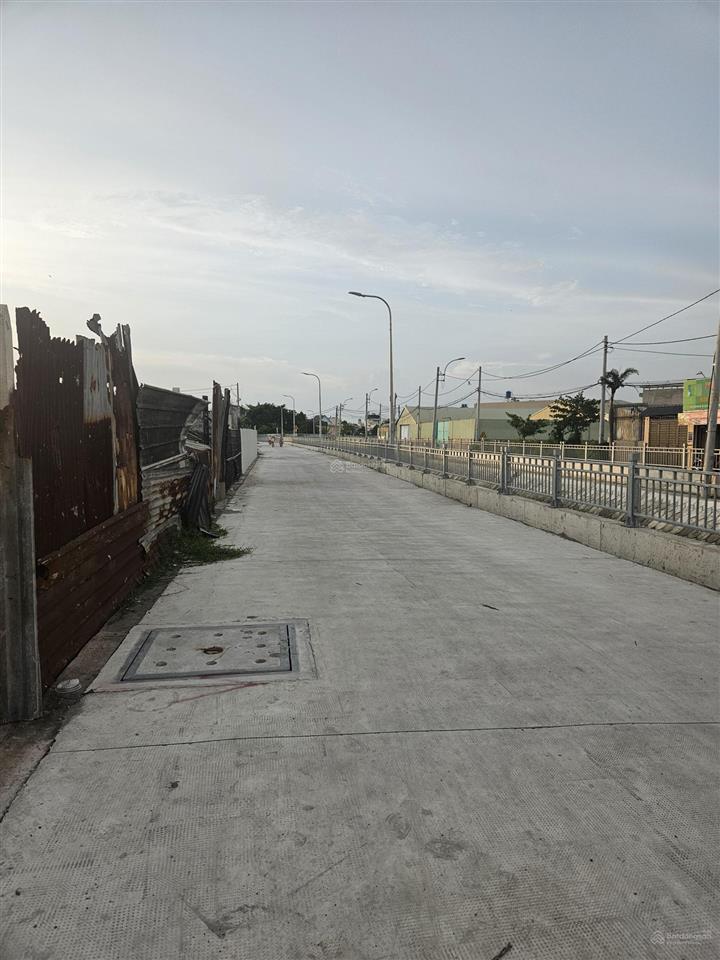 Bán lô đất 50x47m đường 8m an phú đông ngay trường đại học nguyễn tất thành