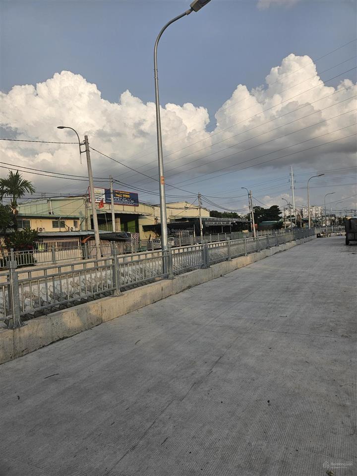 Bán lô đất 50x47m đường 8m an phú đông ngay trường đại học nguyễn tất thành