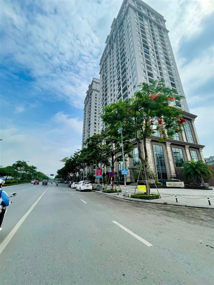 Dành cho anh chị nào yêu thích view hồ tây, bán căn 2 ngủ 70m view hồ chung cư tây hồ residence