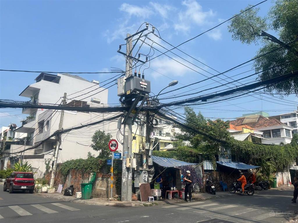 Bán lô đất góc 2mt đường nguyễn duy hiệu p thảo điền q2.dt  18x20, giá 115 tỷ