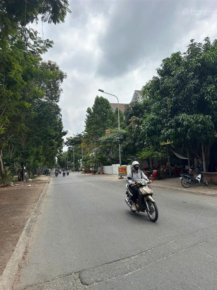 Bán lô đất góc 2 mặt tiền view sông đường lê hữu kiều q2, dt 411m2, giá 129.5 tỷ