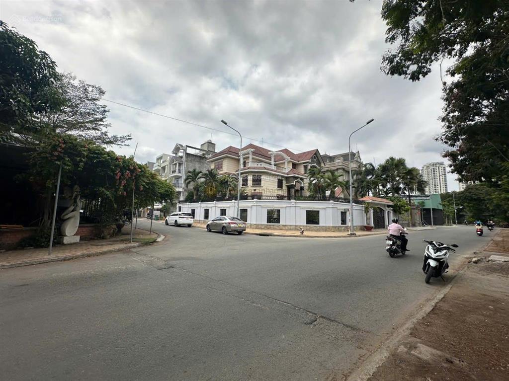 Bán lô đất góc 2 mặt tiền view sông đường lê hữu kiều q2, dt 411m2, giá 129.5 tỷ