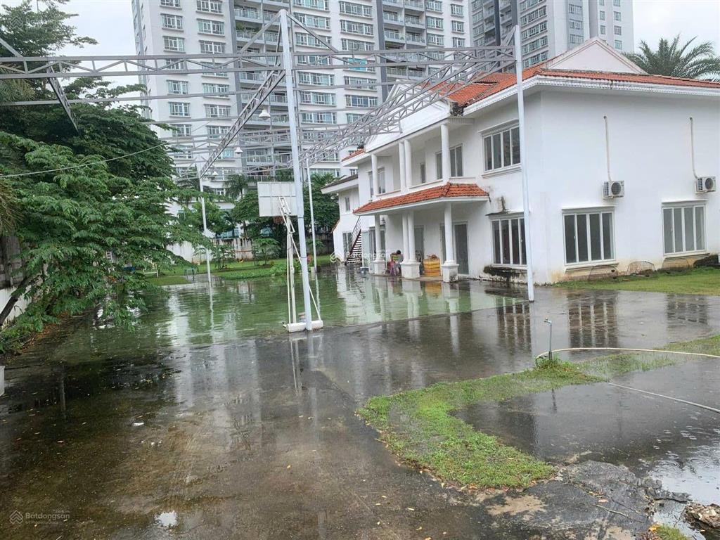 Bán biệt thự sân vườn khu compound thảo điền quận 2. dt  1260m2, giá 250 tỷ