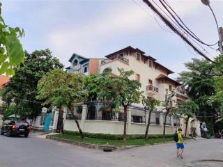 Bán biệt thự góc 2 mt sân vườn hồ bơi khu compound nguyễn văn hưởng tđ q2, dt 257m2, giá 82 tỷ